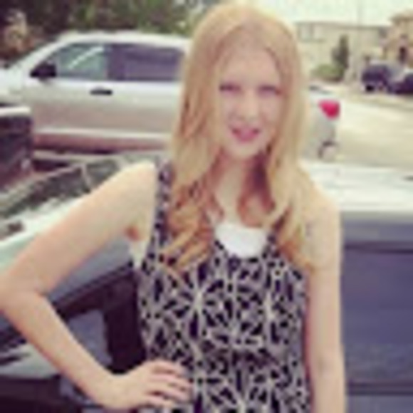 Meet your Posher, Mackenzie - Picture 1 of 1